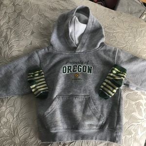 Oregon Ducks Hoody 2T and 2 pairs Oregon socks